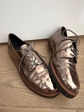 Stuart Weitzman Metallic Bronze Lace-Up Women’s Dress Shoes